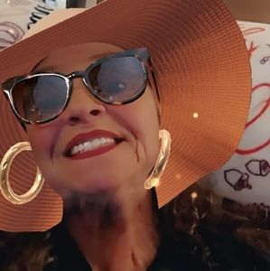 Meet your Posher, Pamela jennelle